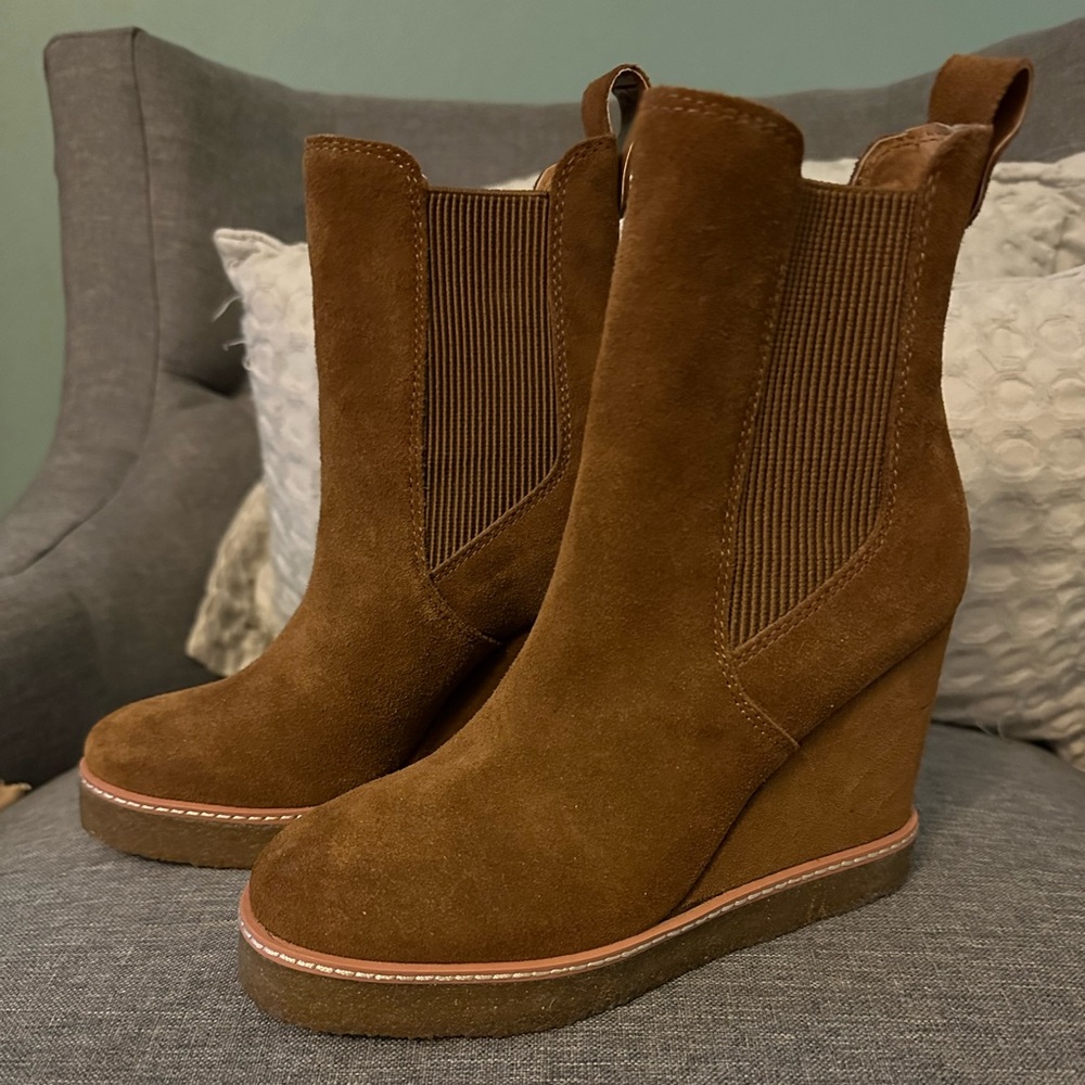 Steve Madden Morris suede bootie size 5.5